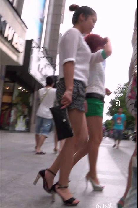 [街拍客视频]jx0329 绿色高跟鞋包臀裙美女的腿好长啊