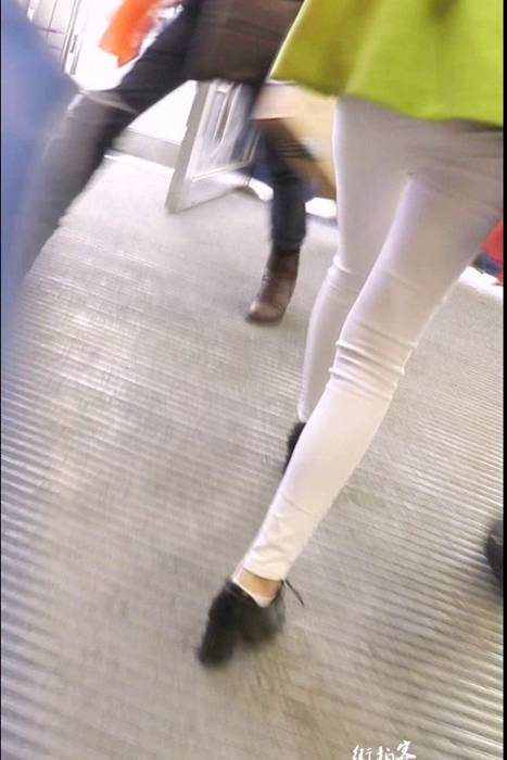 [街拍客视频]jx0465 极品紧身白裤纤细美腿美女